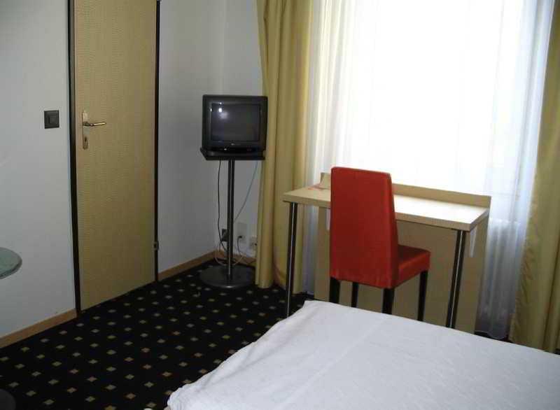 Becozy Self Check-In Pop-Up Hotel Basilea Exterior foto